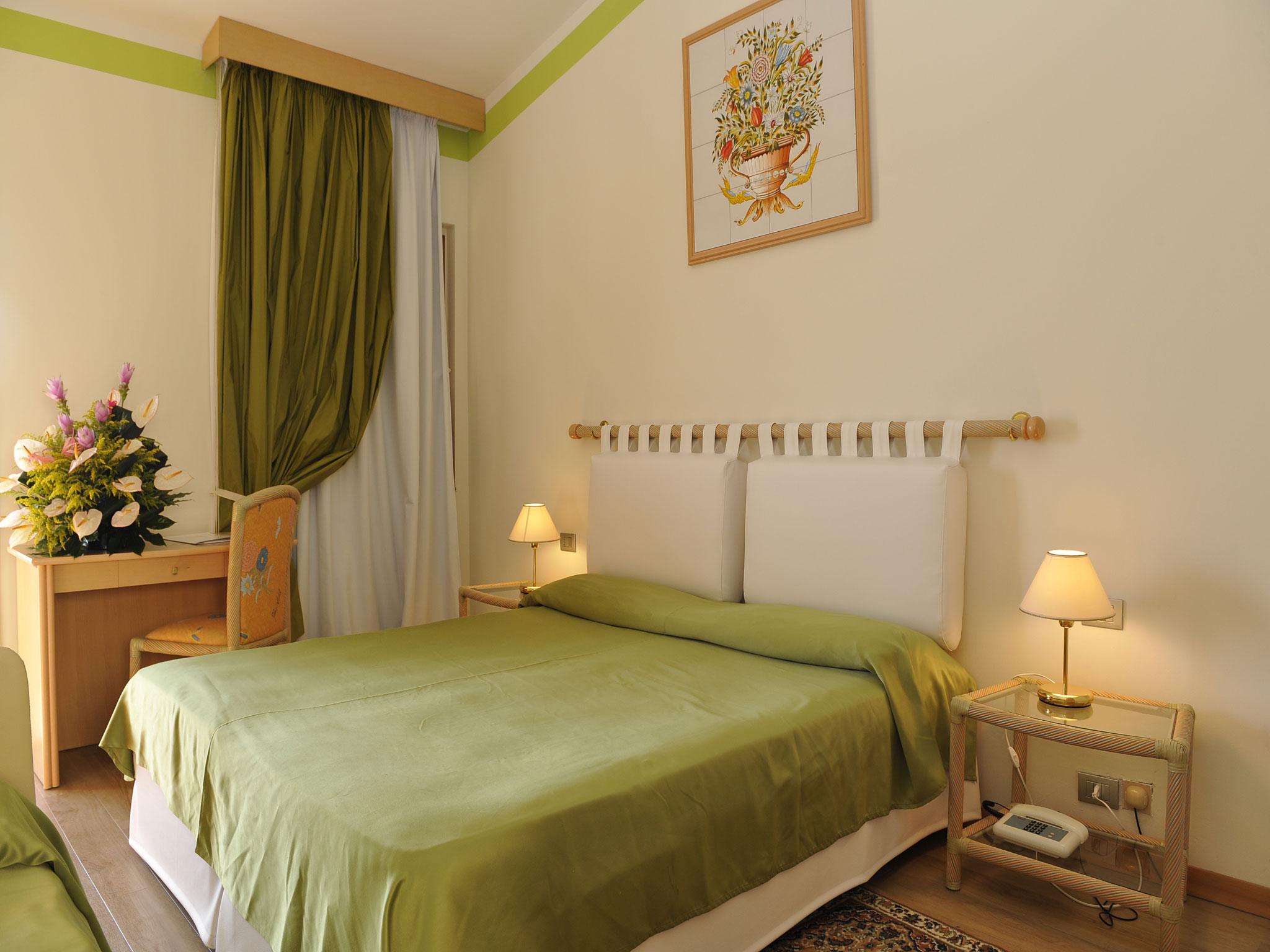 Hotel Palau Buitenkant foto