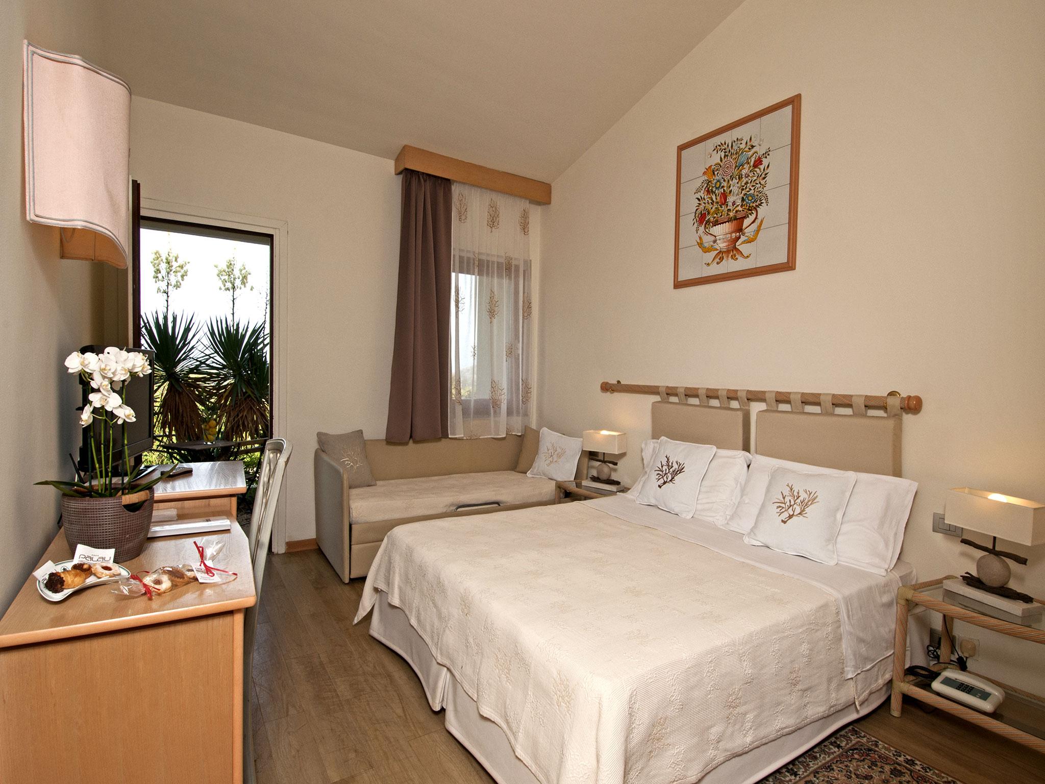 Hotel Palau Buitenkant foto