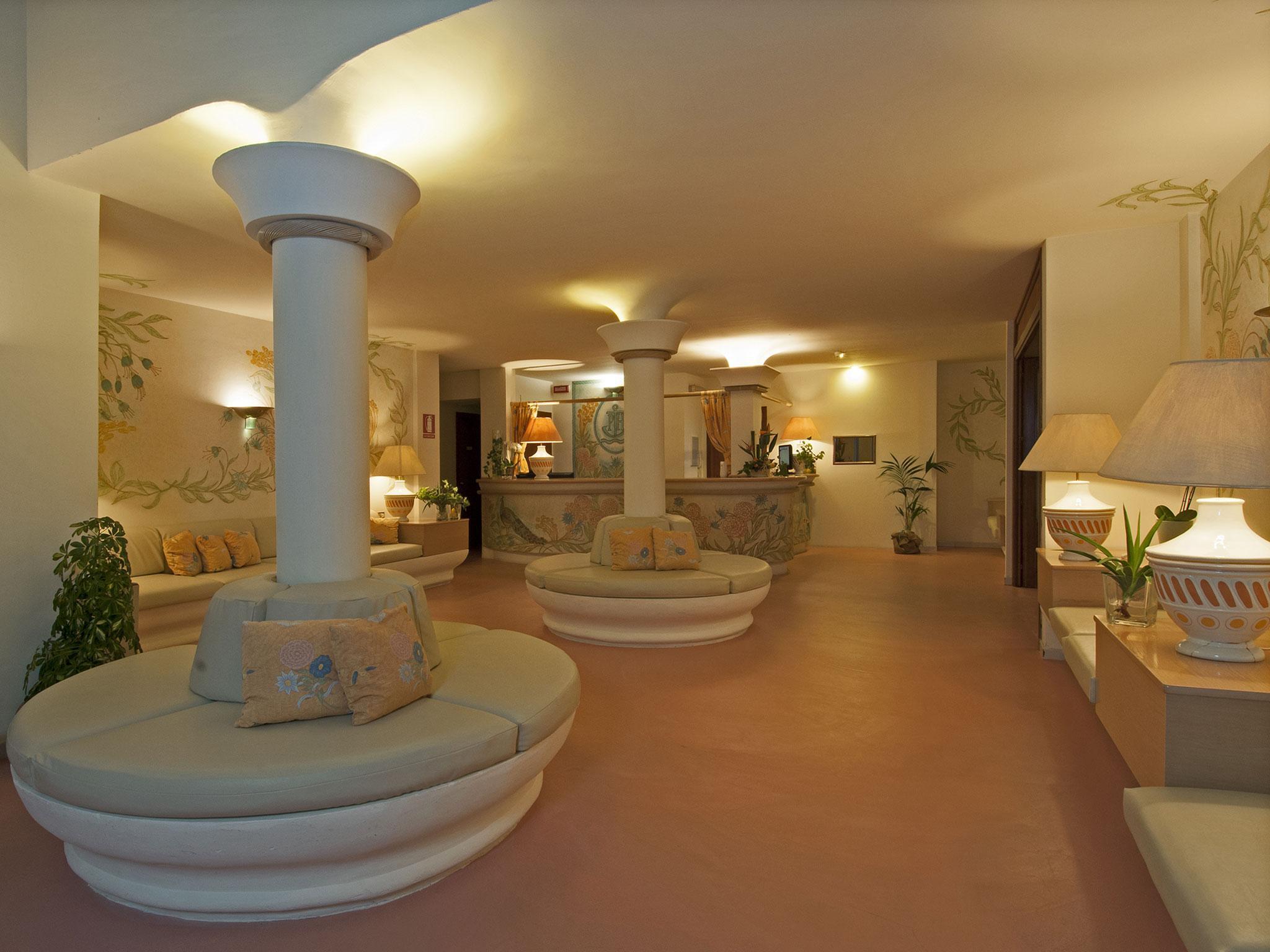 Hotel Palau Buitenkant foto