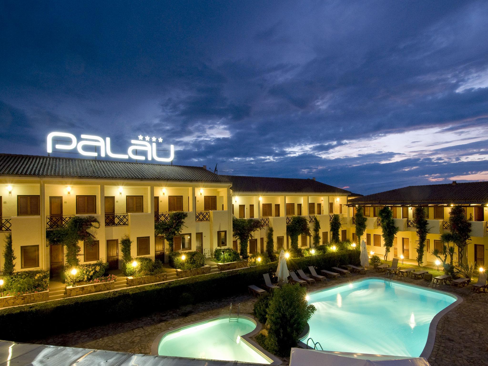Hotel Palau Buitenkant foto