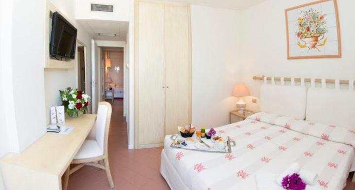 Hotel Palau Buitenkant foto