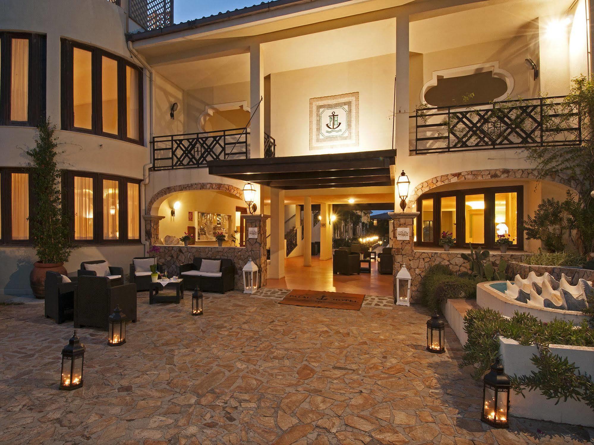 Hotel Palau Buitenkant foto